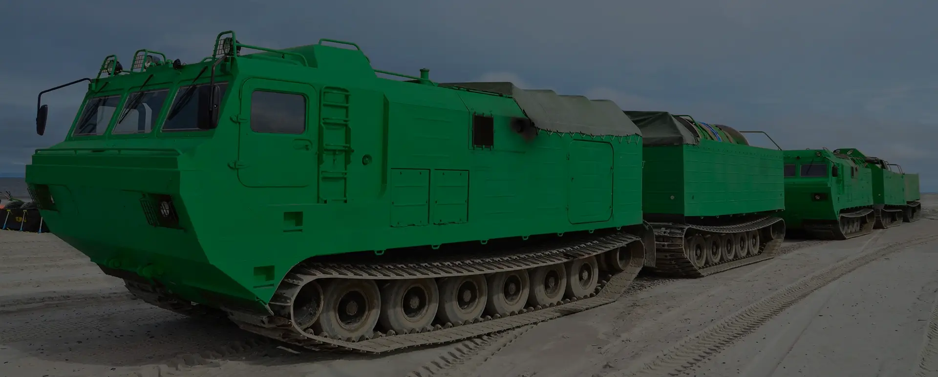 Услуги перевозки вездеходов и воинских грузов под ключ в городе Казань (Приволжский округ - Республика Татарстан - Татария) по всей России и странам СНГ.